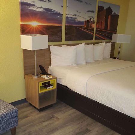 Days Inn & Suites By Wyndham Clovis Zewnętrze zdjęcie