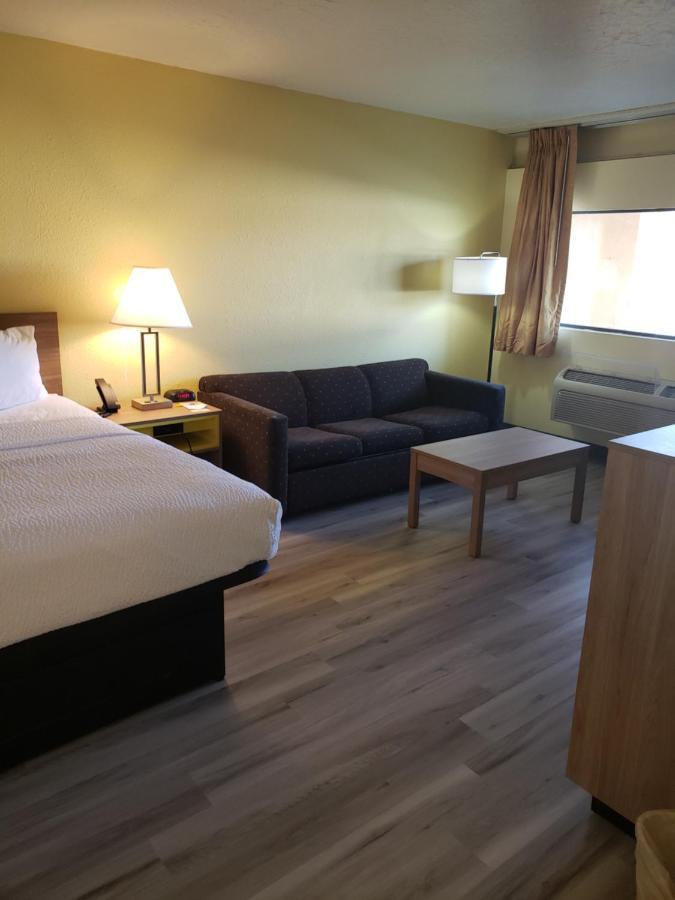 Days Inn & Suites By Wyndham Clovis Zewnętrze zdjęcie