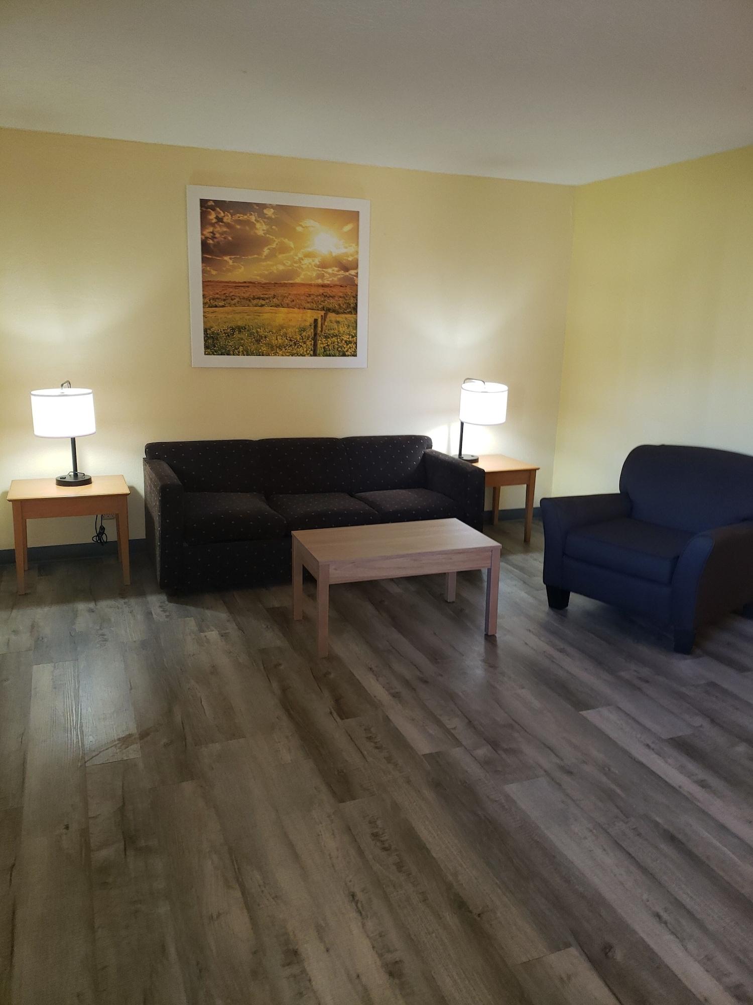 Days Inn & Suites By Wyndham Clovis Zewnętrze zdjęcie