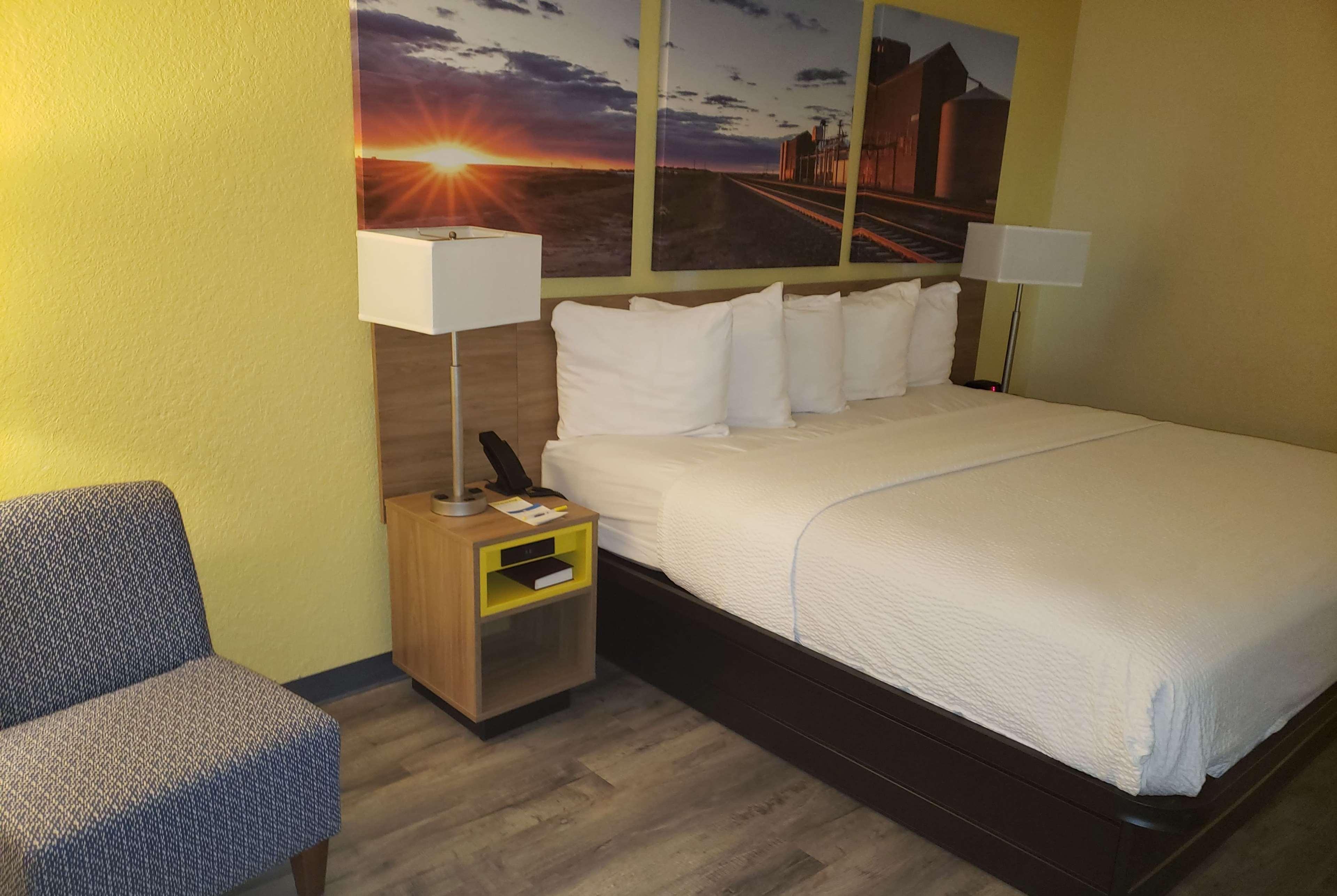 Days Inn & Suites By Wyndham Clovis Zewnętrze zdjęcie