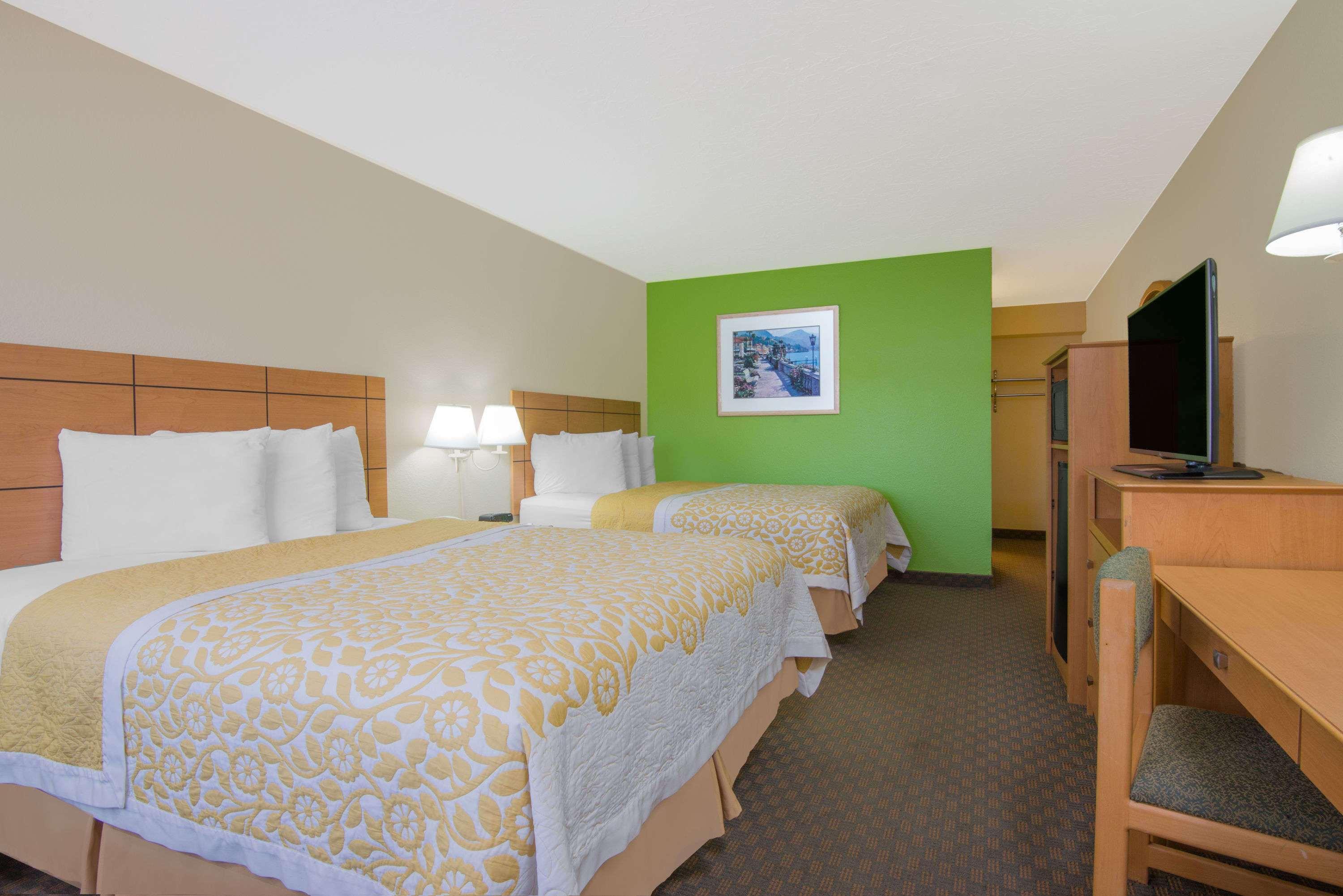 Days Inn & Suites By Wyndham Clovis Zewnętrze zdjęcie