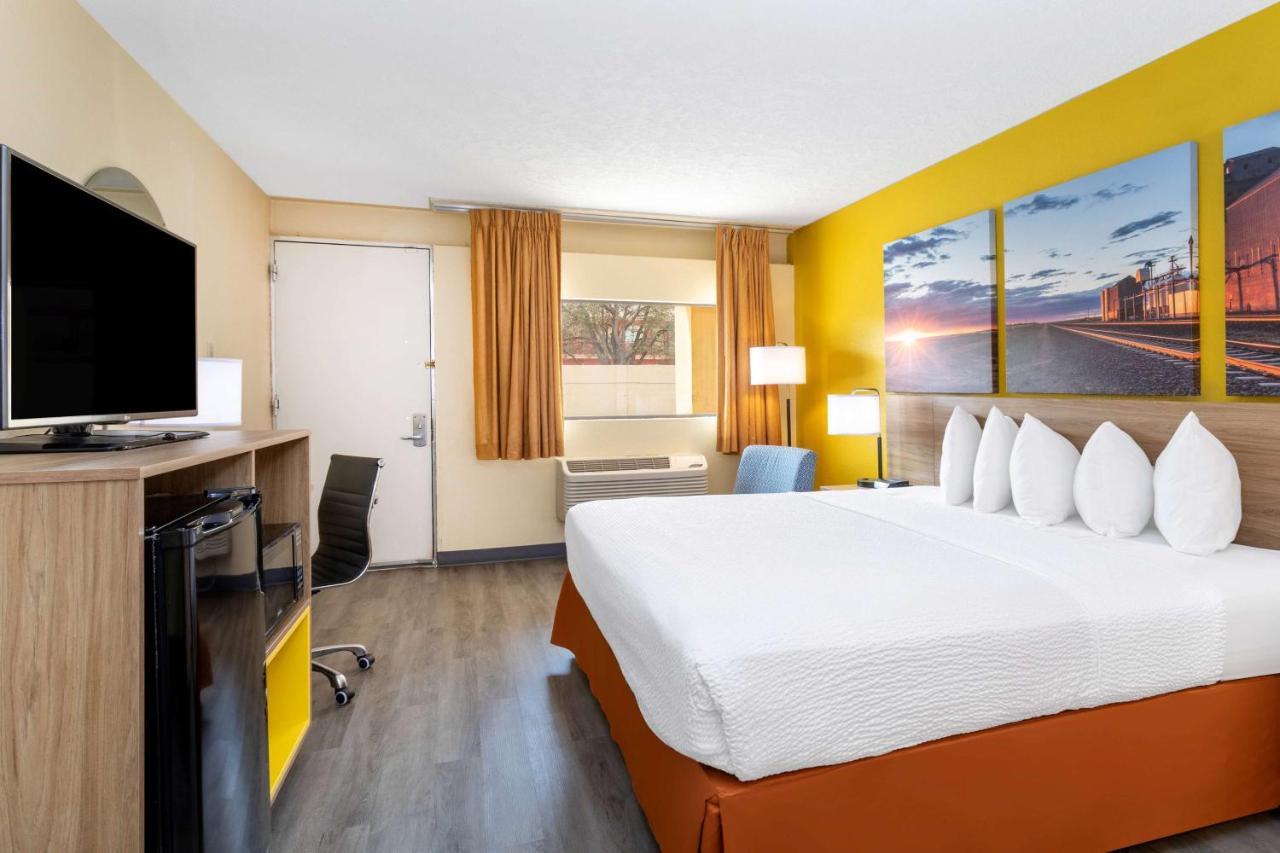 Days Inn & Suites By Wyndham Clovis Zewnętrze zdjęcie