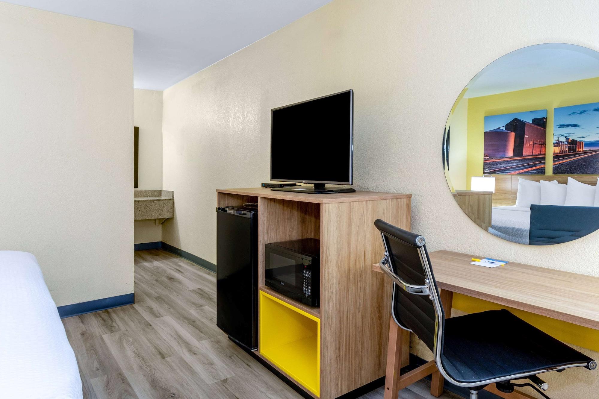 Days Inn & Suites By Wyndham Clovis Zewnętrze zdjęcie
