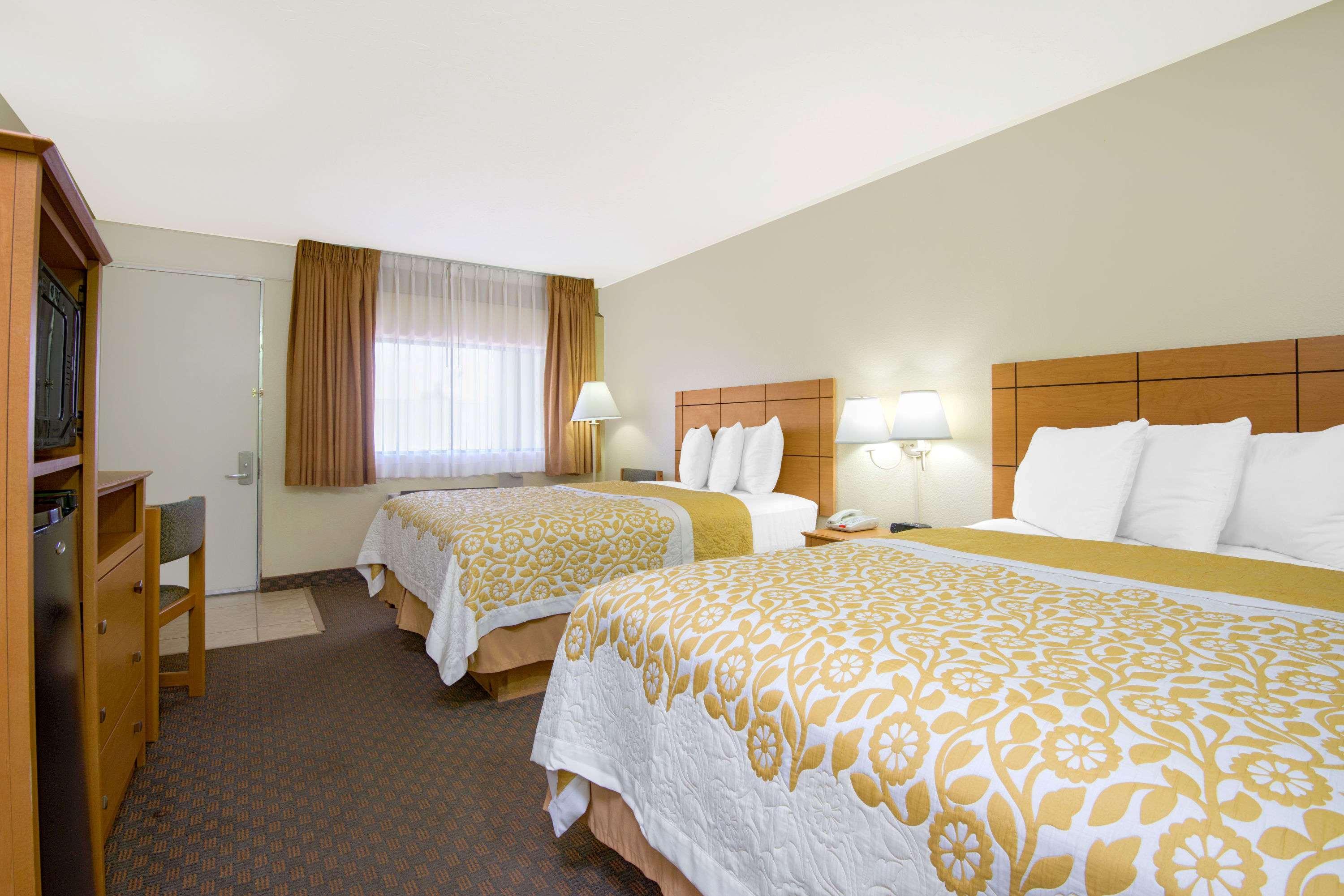Days Inn & Suites By Wyndham Clovis Zewnętrze zdjęcie
